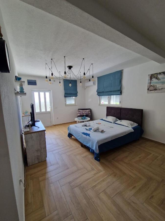 Studio Apartman Happy Home Tivat Exterior photo