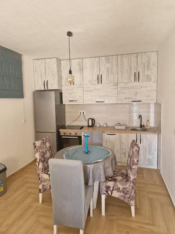 Studio Apartman Happy Home Tivat Exterior photo
